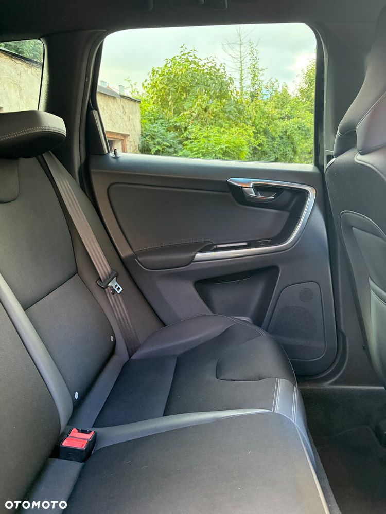 Volvo XC 60 D4 AWD Momentum - 7