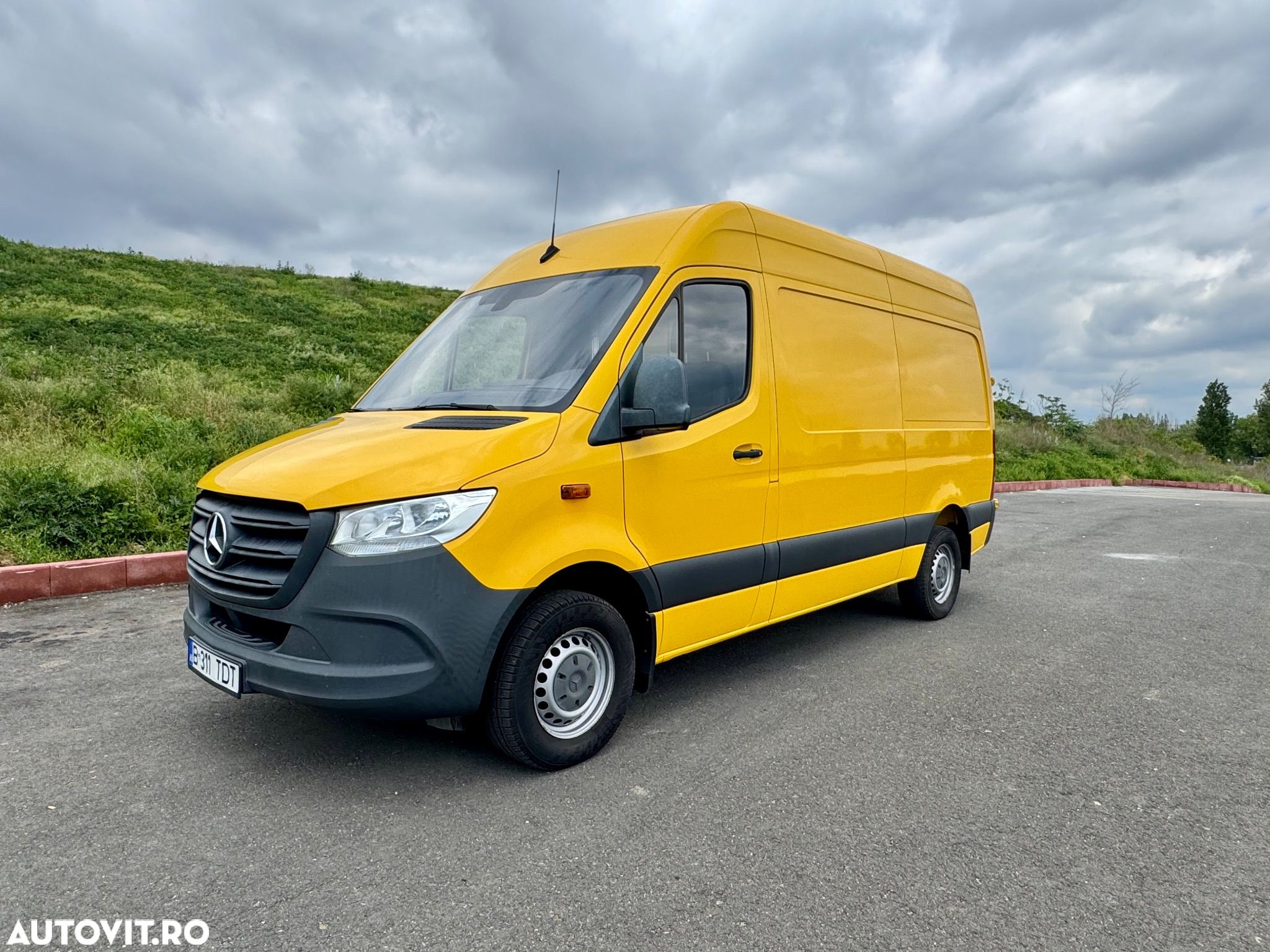 Mercedes-Benz Sprinter - 1