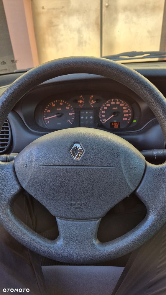 Renault Megane 1.4 RN 16V - 9