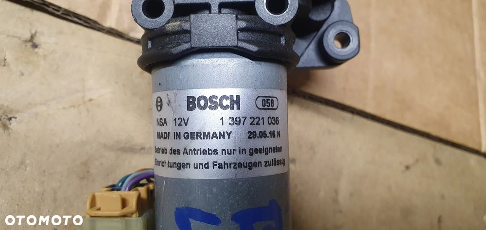 Zawias siłownik silnik klapy bagażnika lewy tył Audi A4 B9 Kombi 8W9827299A 8W9827851A - 8