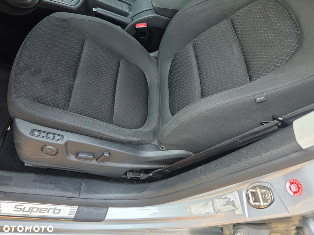Skoda Superb 2.0 TDI DSG Comfort - 14