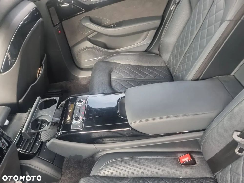 Audi A8 4.2 TDI DPF (clean diesel) quattro tiptronic - 14