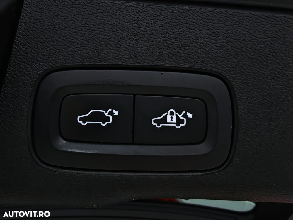 Volvo XC 60 B4 D AWD Core - 29