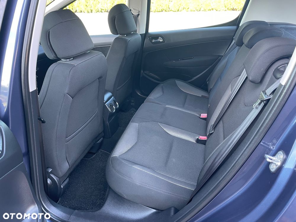 Peugeot 308 - 8
