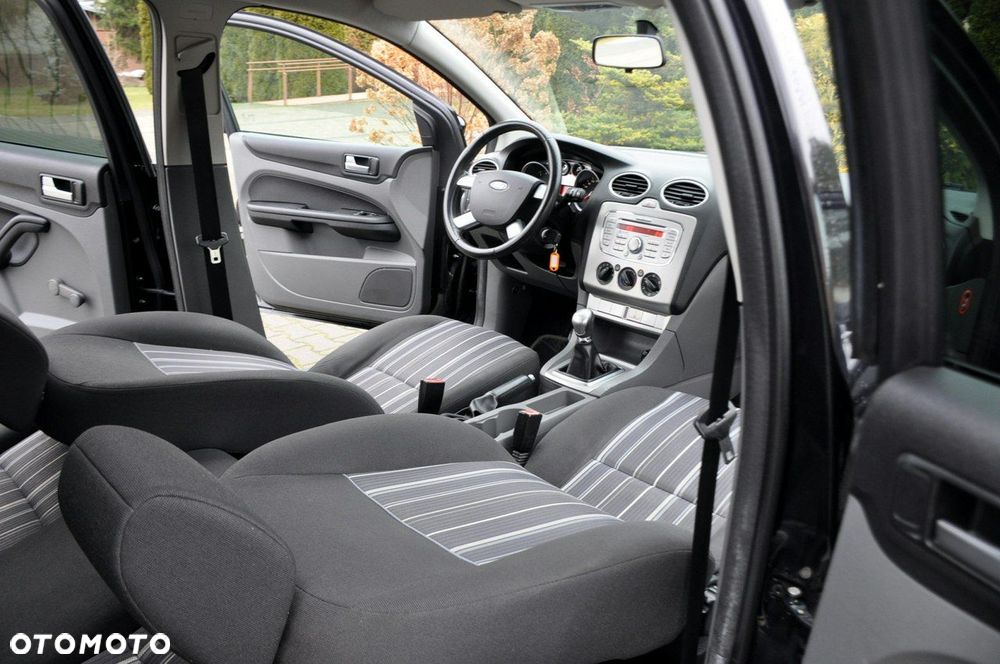 Ford Focus - 23