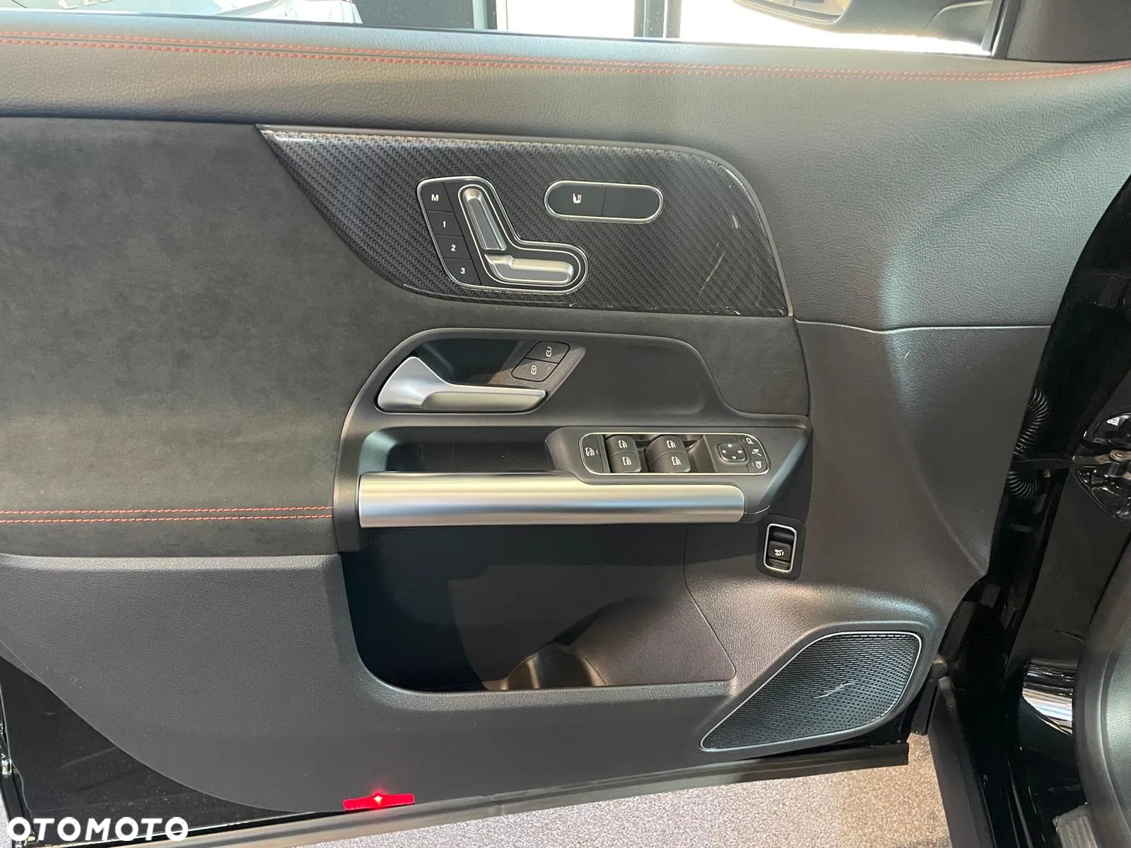 Mercedes-Benz GLA 250 4-Matic AMG Line - 11