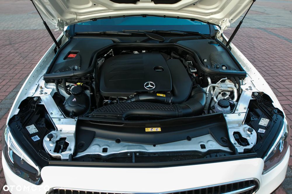 Mercedes-Benz Klasa E 200 - 12