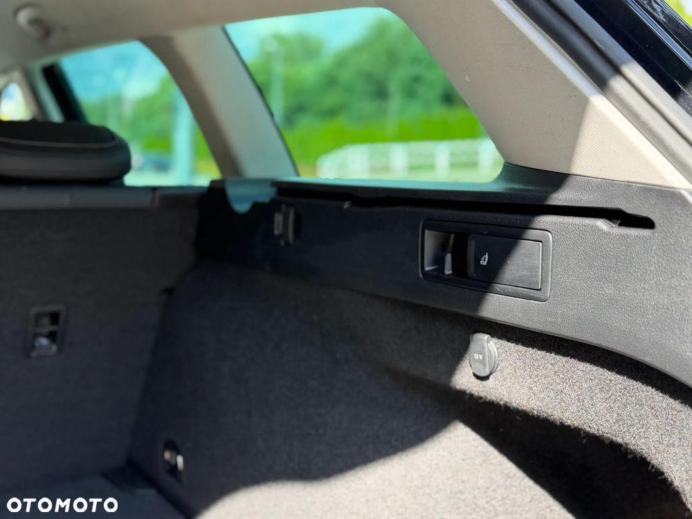 Volkswagen Passat 2.0 TDI Elegance DSG - 19