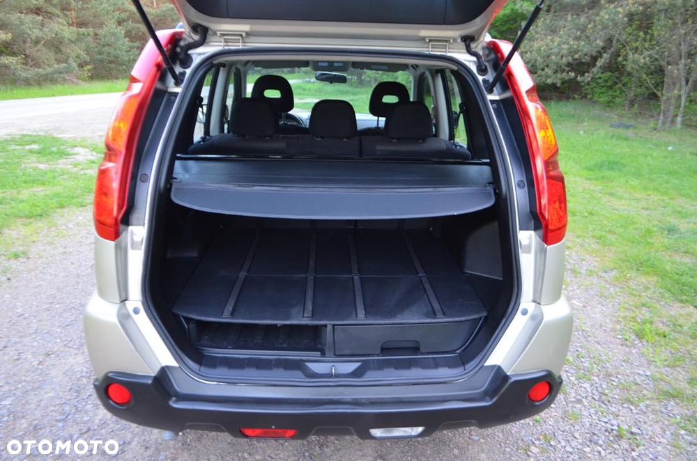 Nissan X-Trail 2.0 SE - 17