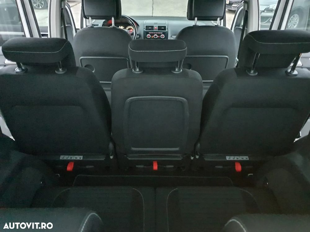 Volkswagen Touran 1.6 TDI Comfortline - 12