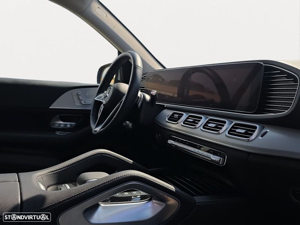 Mercedes-Benz GLE 300 d 4Matic — fotografia 12