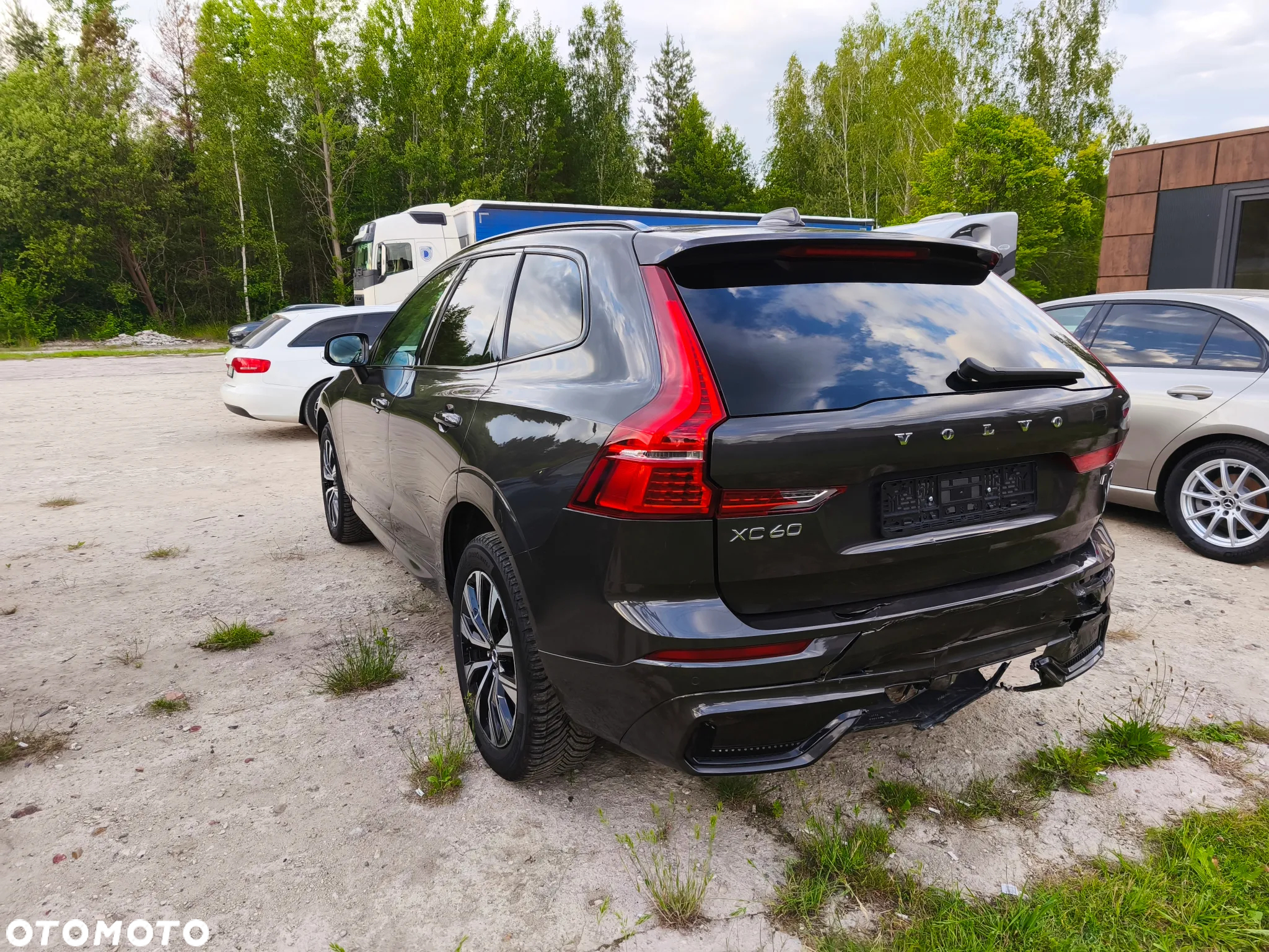 Volvo XC 60 B4 D AWD Plus Dark - 11
