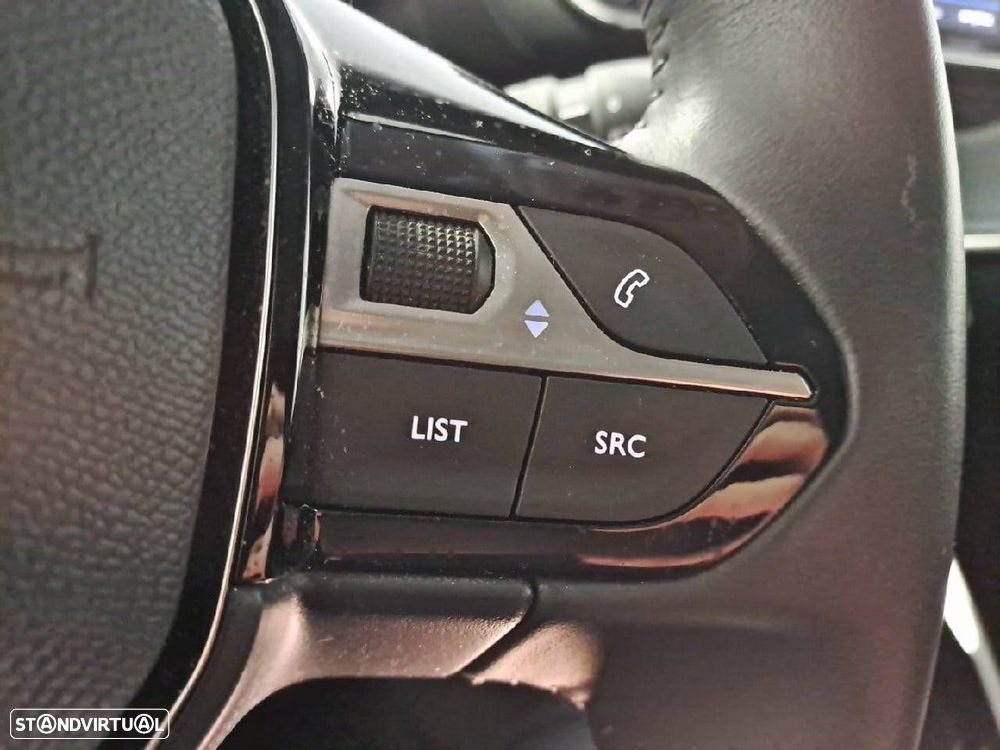 Peugeot 208 1.2 PureTech Active Pack - 17