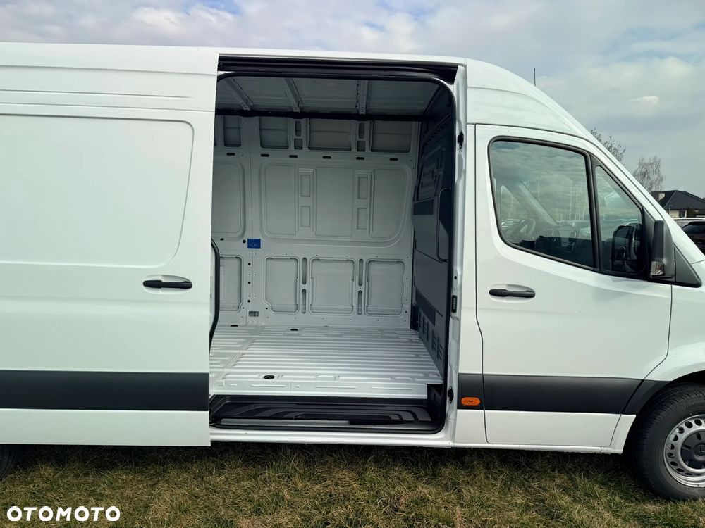 Mercedes-Benz Sprinter - 9