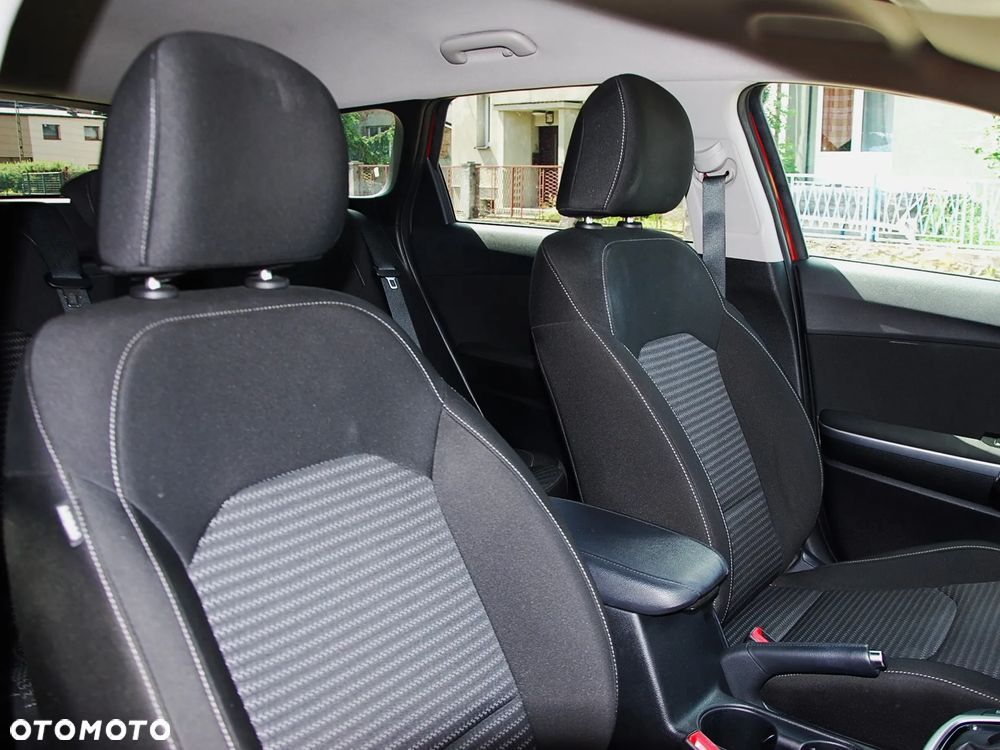 Kia Ceed - 14