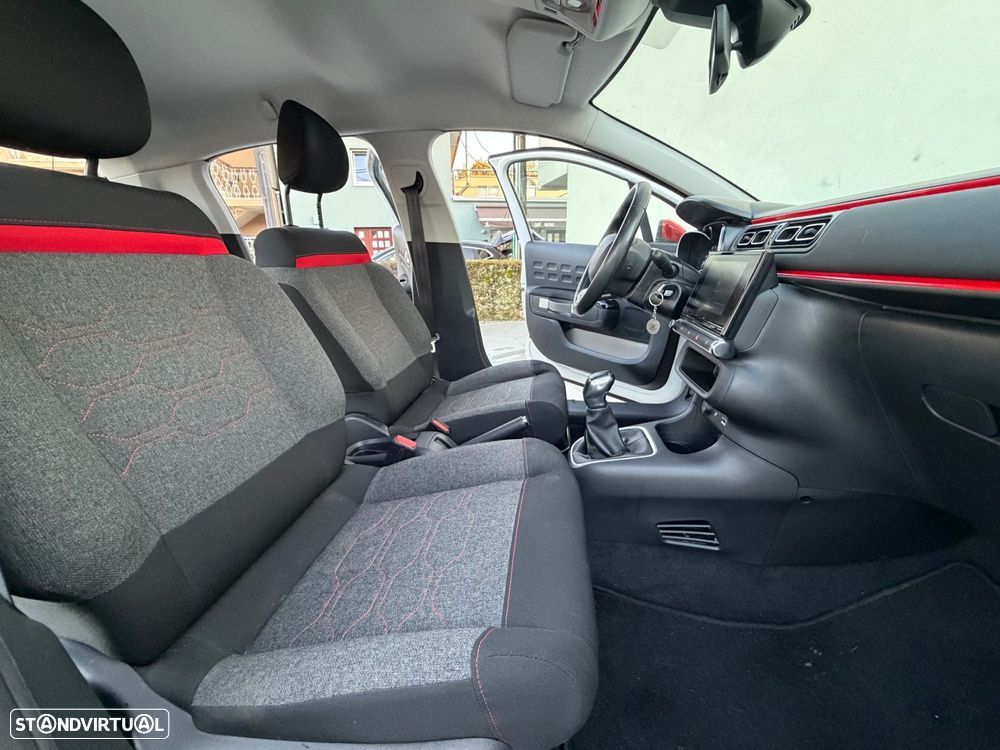 Citroën C3 1.2 PureTech Shine - 25