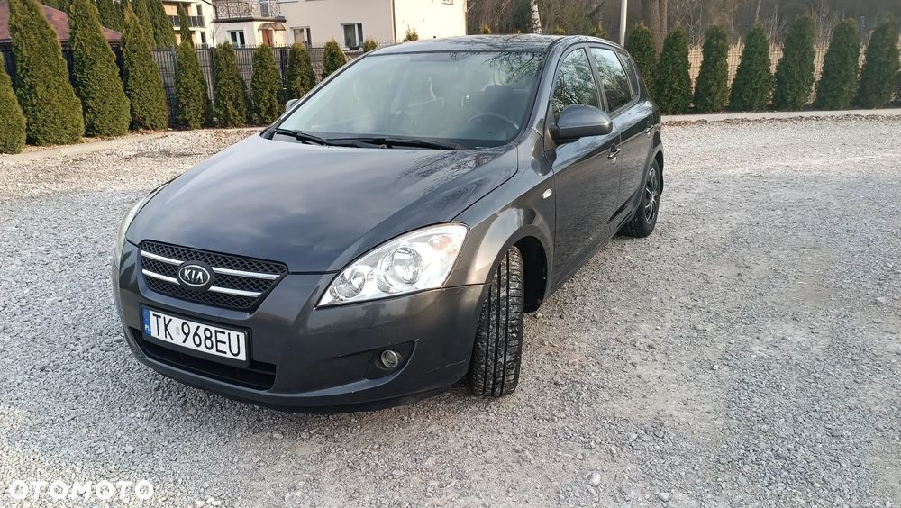 Kia Ceed 1.6 Crdi Comfort - 1