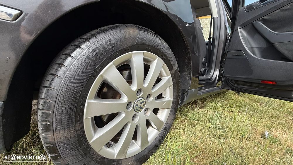 VW Passat 2.0 TDI Confortline DSG - 12