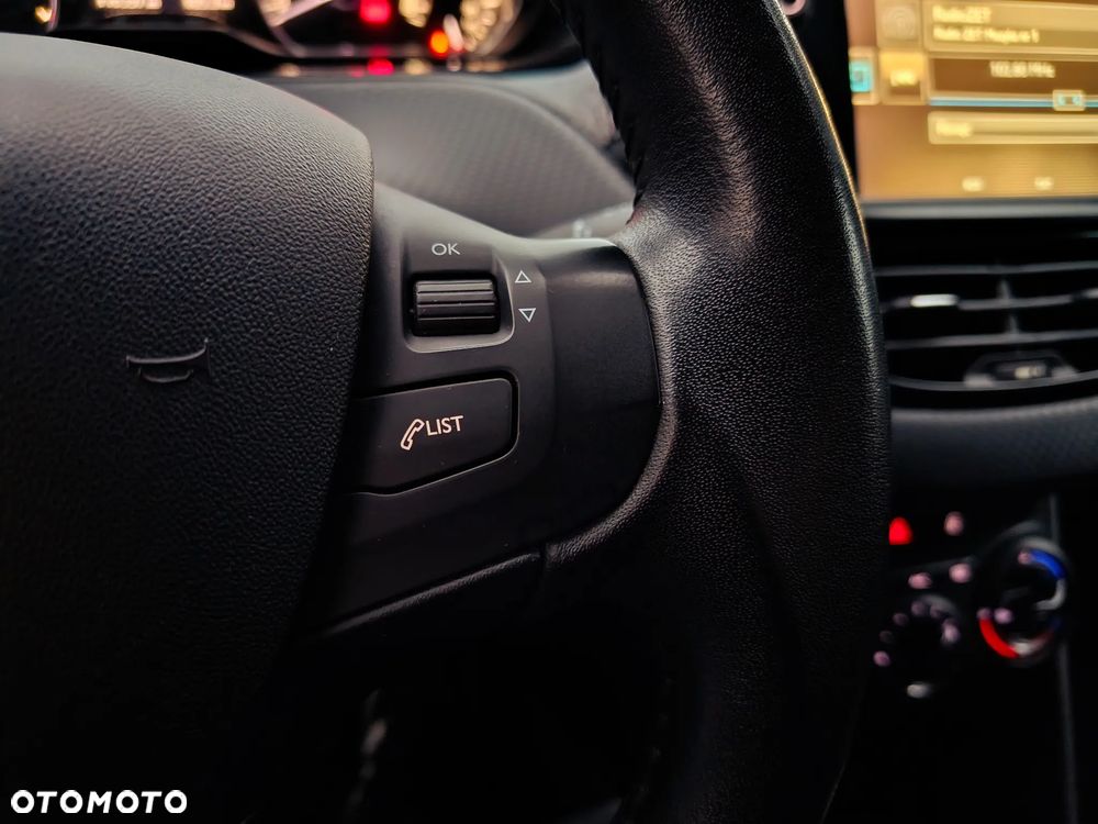 Peugeot 2008 PureTech 110 Stop&Start Style - 16