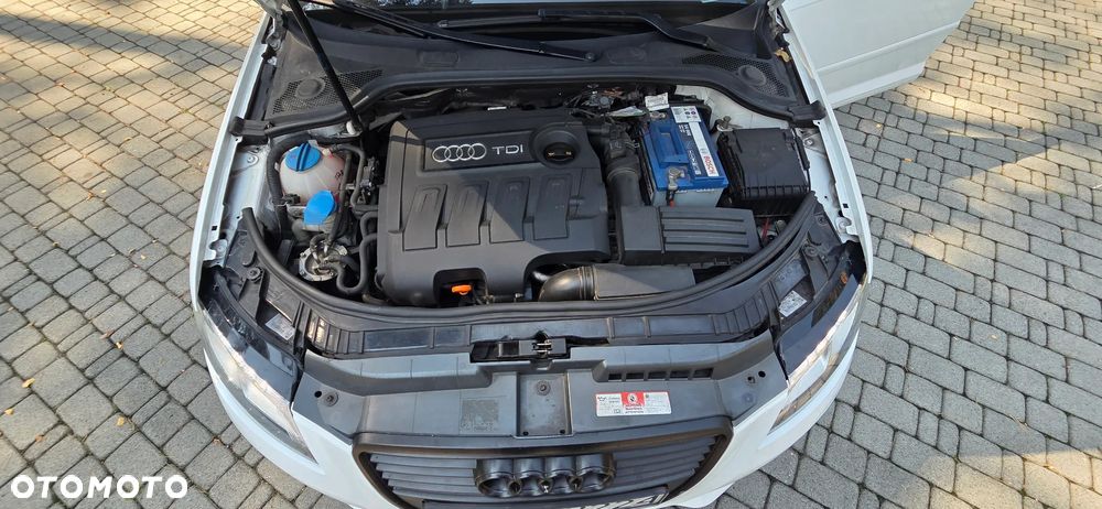 Audi A3 Sportback 1.6 TDI DPF S line Sportpaket - 37