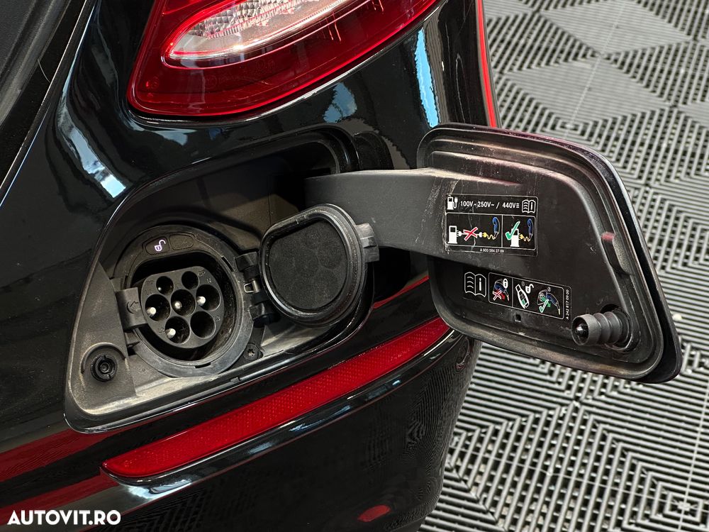 Mercedes-Benz E 300 de 9G-TRONIC AMG Line - 38