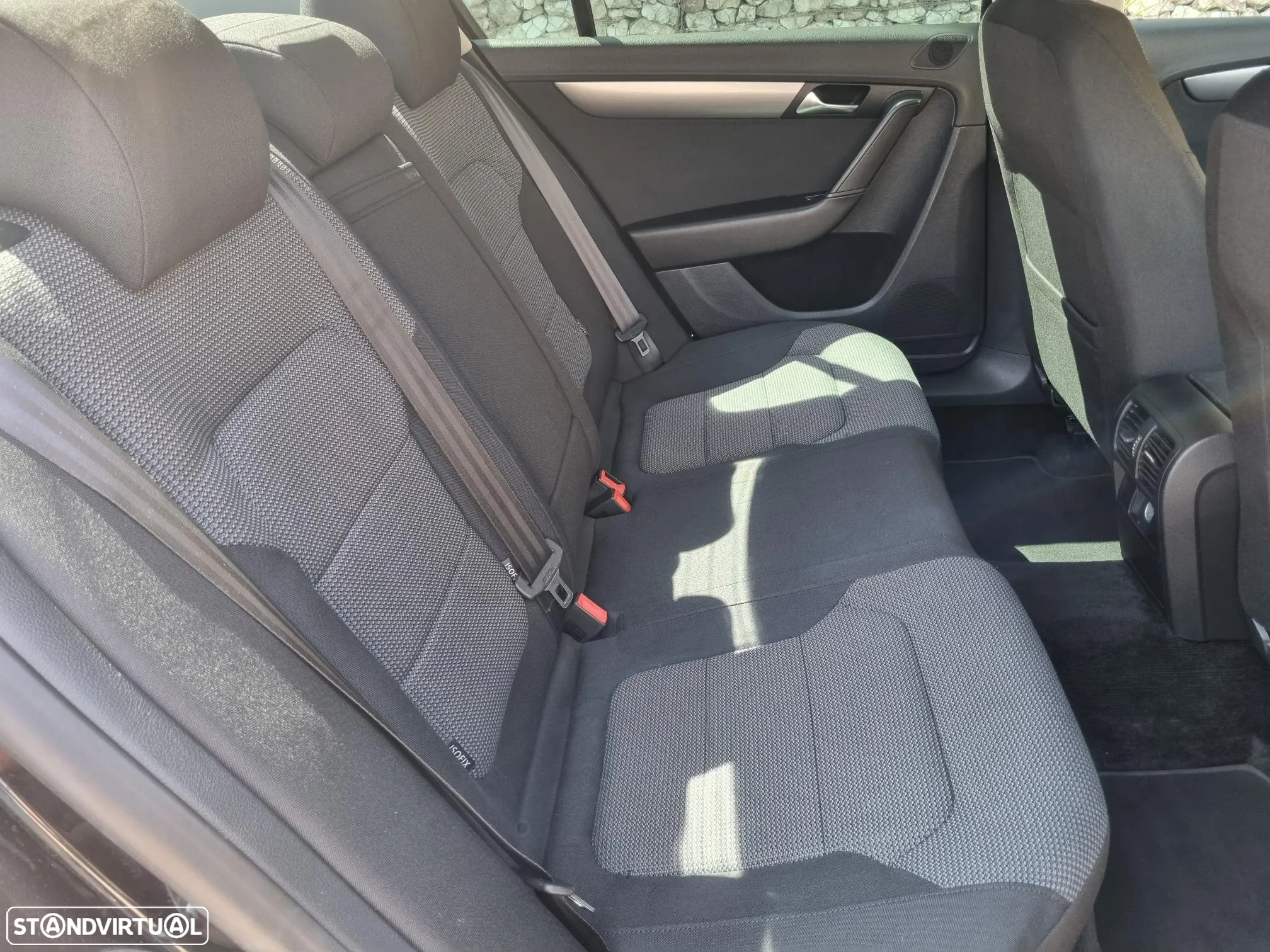 VW Passat 1.6 TDI BlueMotion - 17