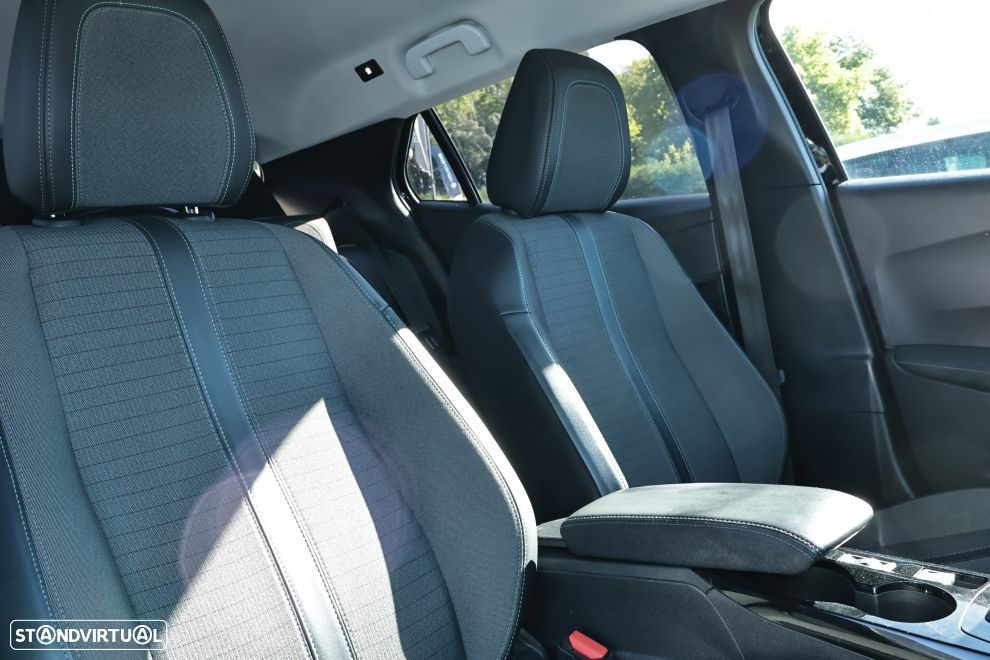 Peugeot 2008 1.2 PureTech Allure Pack EAT8 - 14
