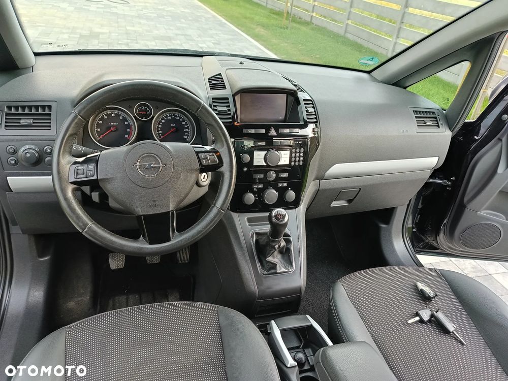 Opel Zafira - 9