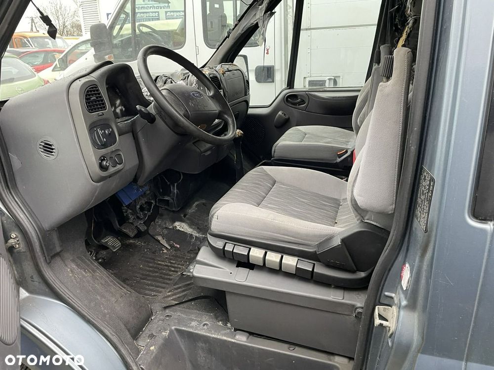Ford Transit - 11