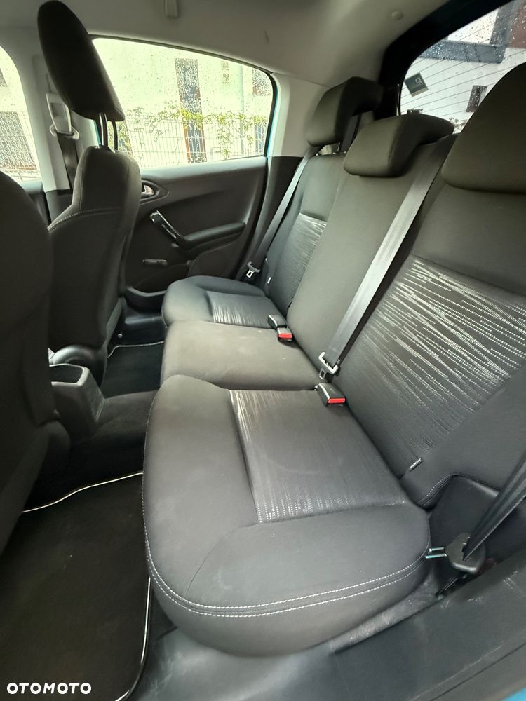 Peugeot 208 1.2 VTi Access - 4