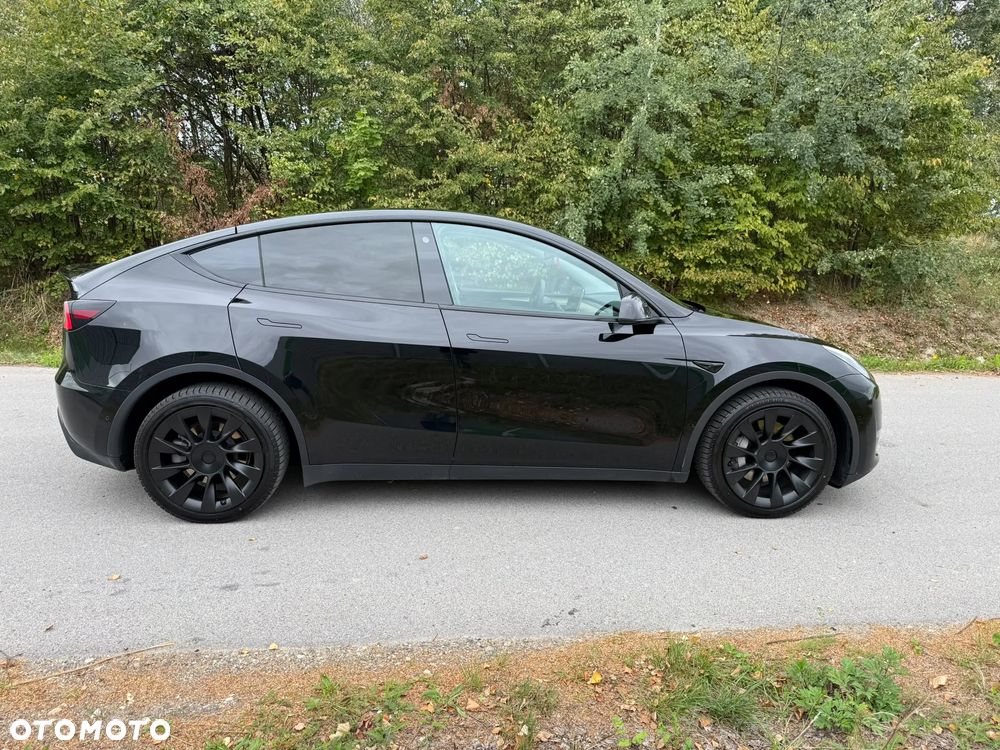 Tesla Model Y - 7