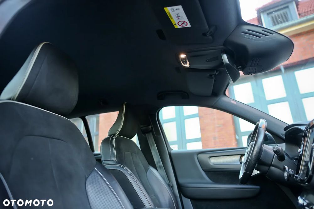 Volvo XC 40 D4 AWD Geartronic R-Design - 27