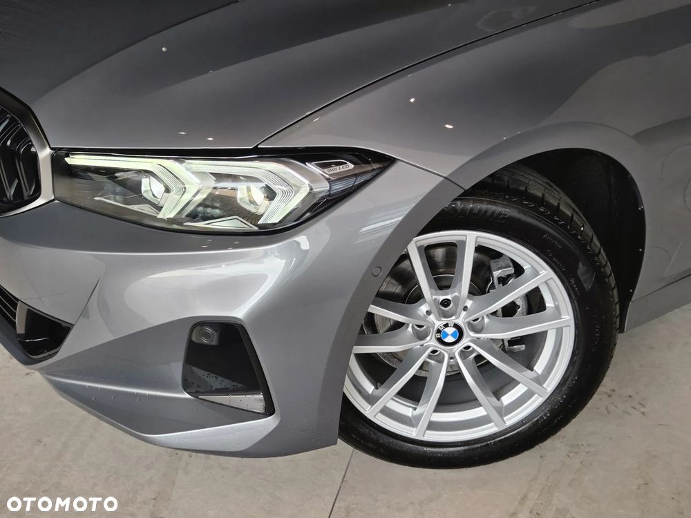 BMW Seria 3 318d MHEV - 3