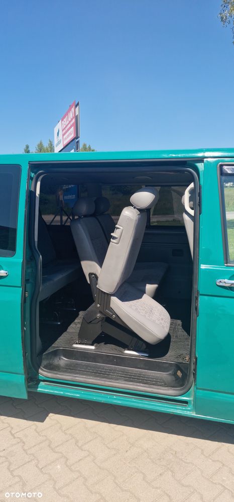 Volkswagen Caravelle - 7