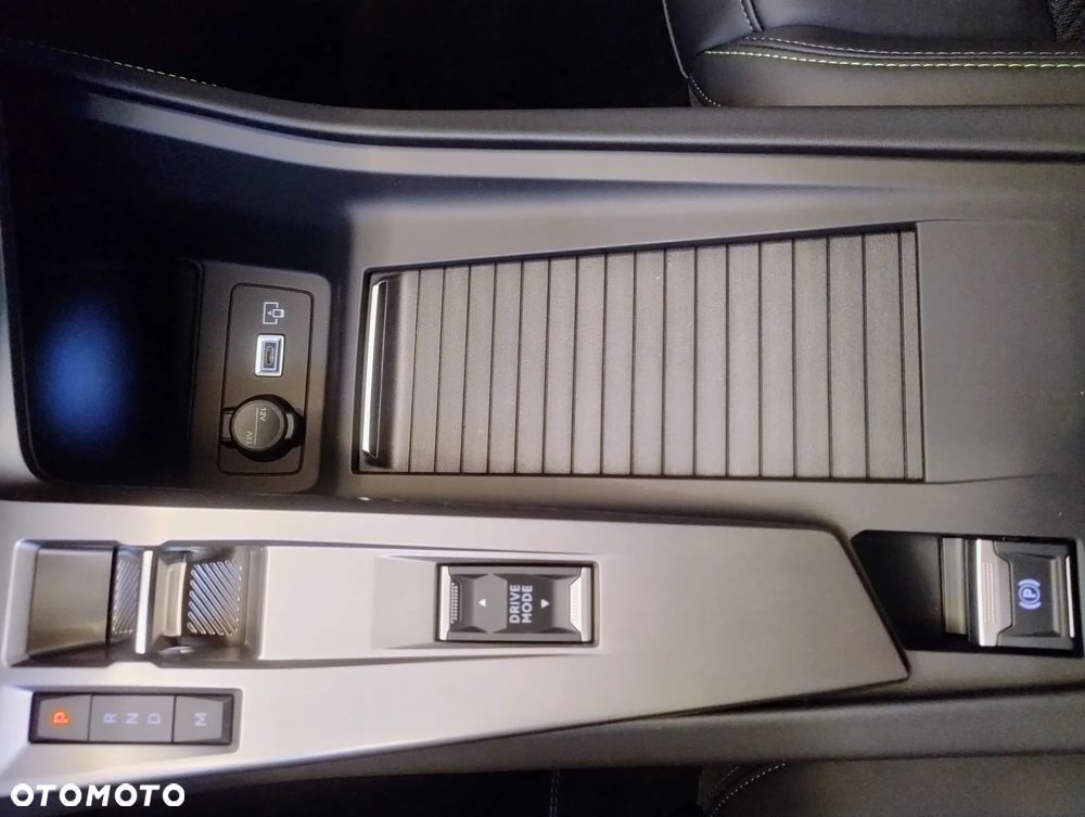 Peugeot 408 1.2 PureTech mHEV GT S&S e-DSC6 - 22