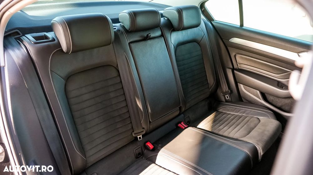 Volkswagen Passat 2.0 TDI DSG Highline - 29