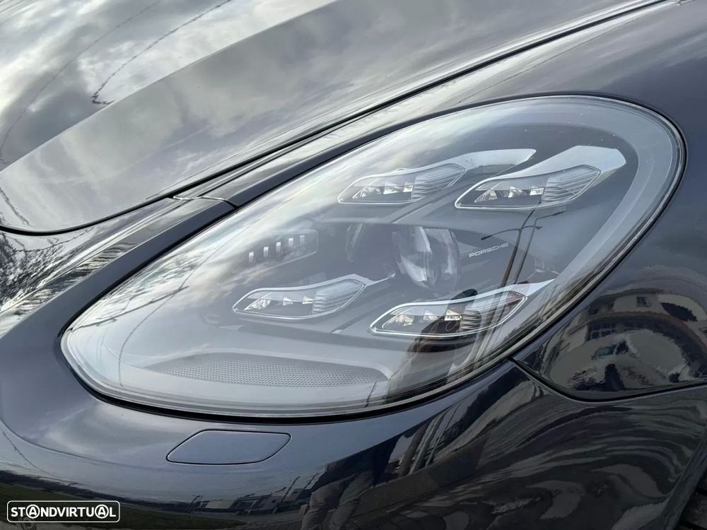 Porsche Panamera 4 E-Hybrid - 37