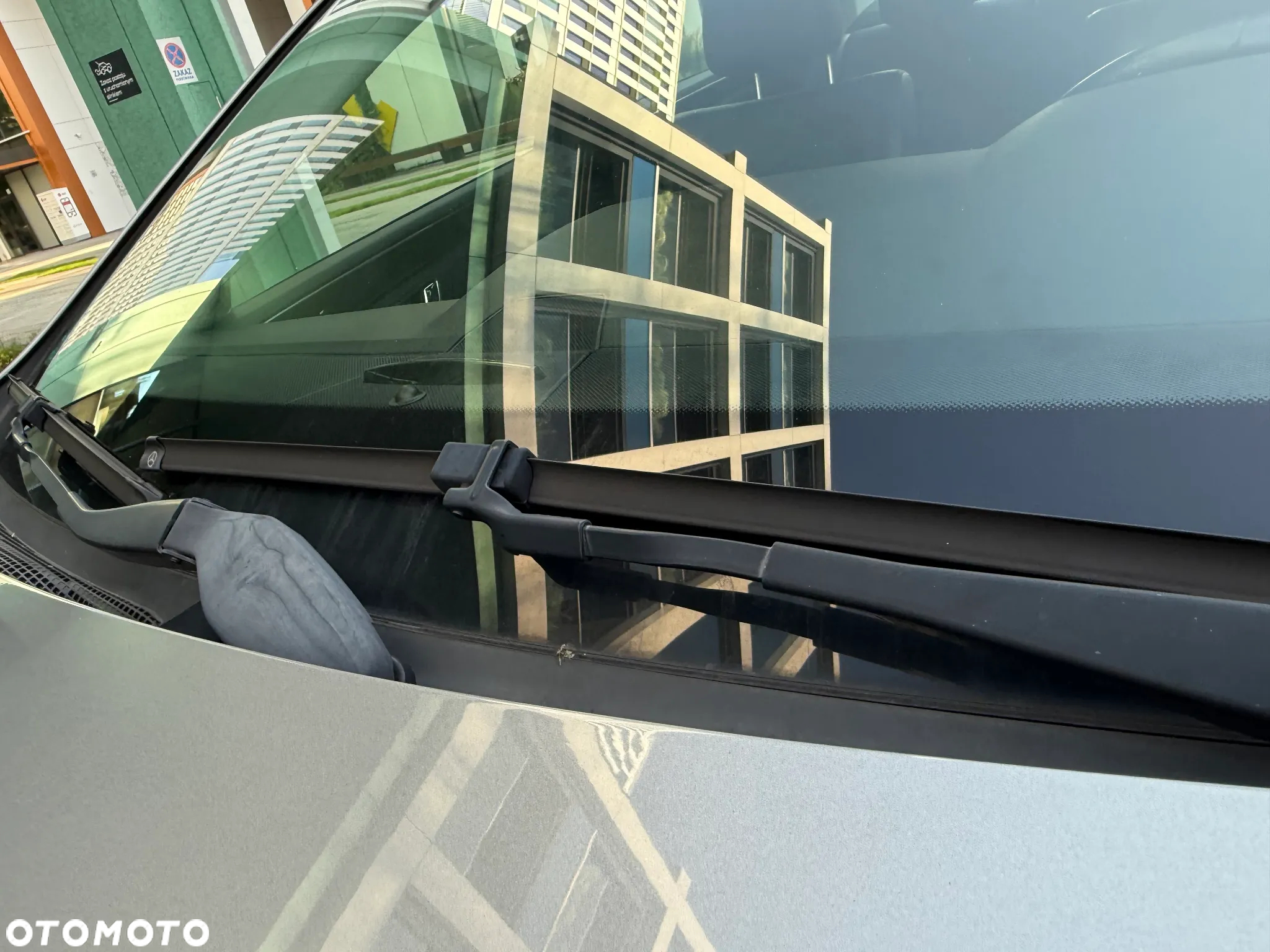 Mercedes-Benz Klasa E 200 CGI BlueEFFICIENCY Automatik Avantgarde - 33