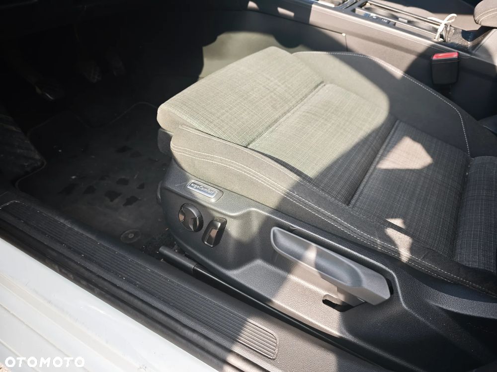 Volkswagen Passat 1.5 TSI EVO Business - 11