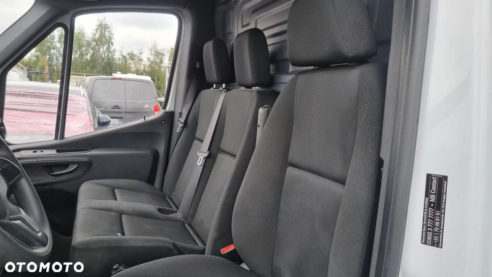 Mercedes-Benz Sprinter - 15