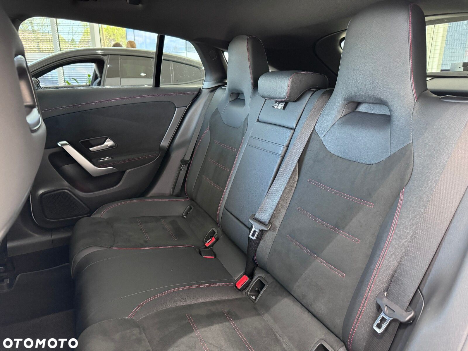 Mercedes-Benz CLA - 13