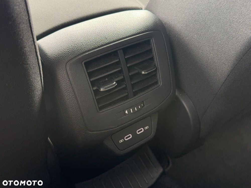 Volkswagen T-Roc - 29