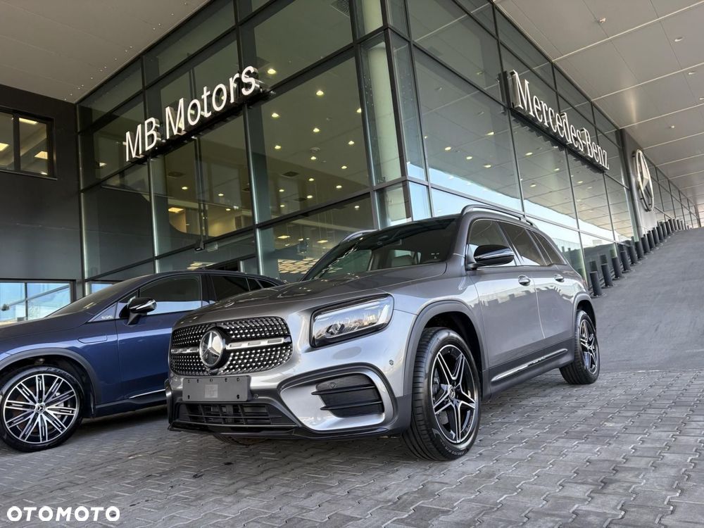 Mercedes-Benz GLB - 1