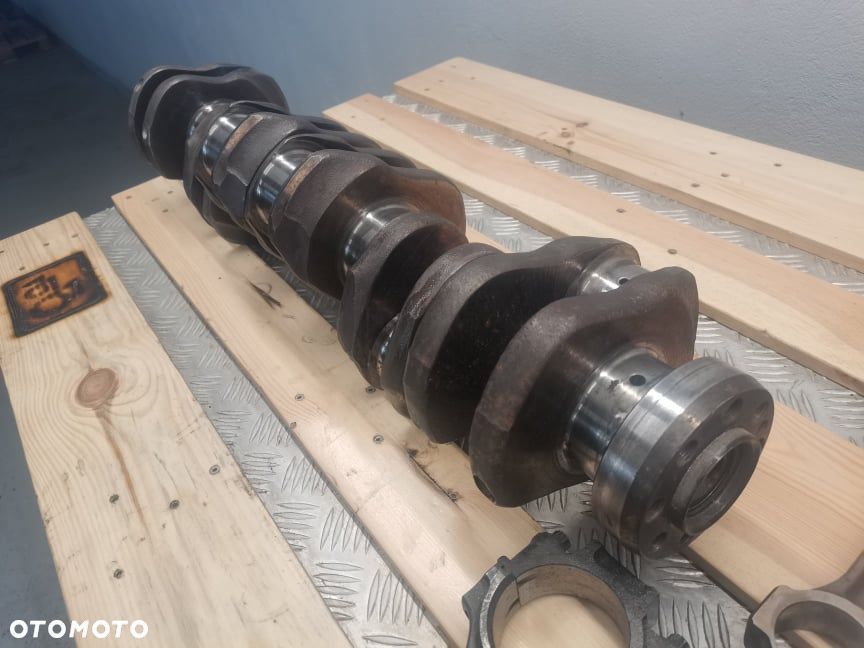 Wał korbowy {MAN D0826 LFL09} - 3