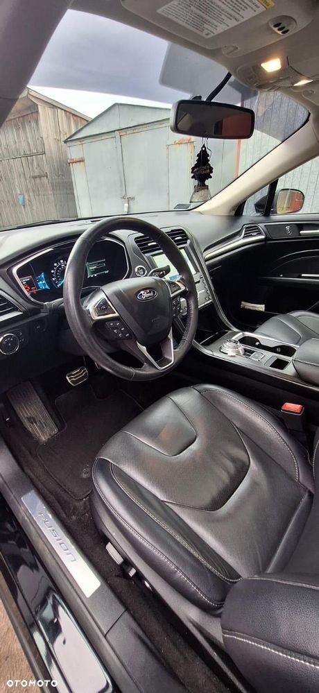 Ford Fusion - 4