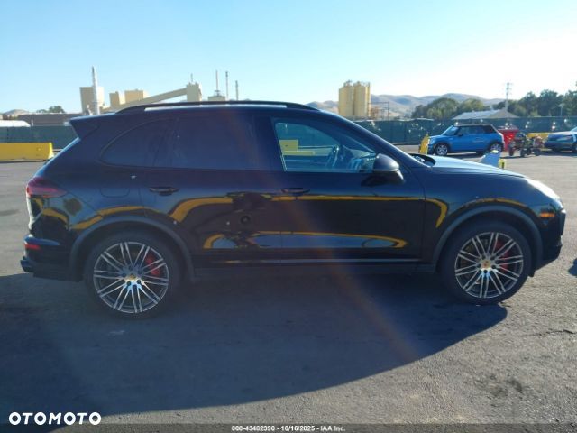 Porsche Cayenne - 5