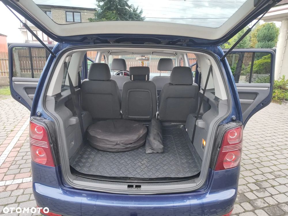 Volkswagen Touran 1.9 TDI DPF Blue Motion United - 11