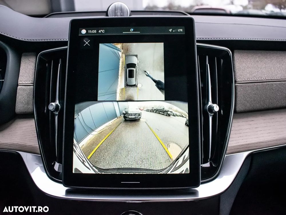 Volvo XC 90 T8 AWD Plug-in Hybrid Ultra Dark - 16