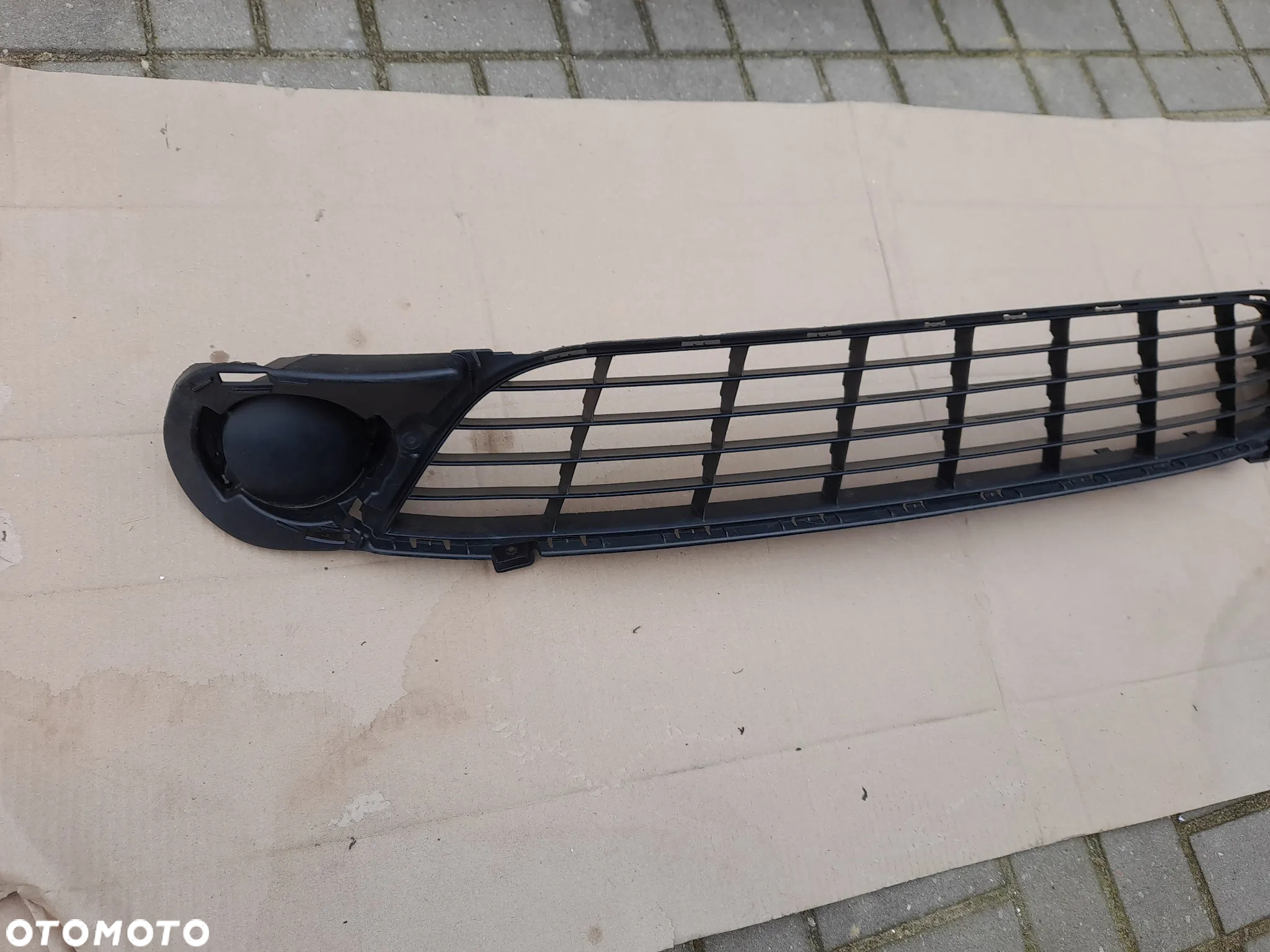 DACIA LODGY KRARKA ŚRODKOWA ZDERZAK PRZEDNI PRZÓD - 2