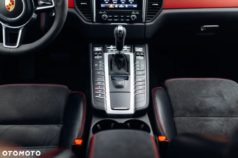Porsche Macan - 29